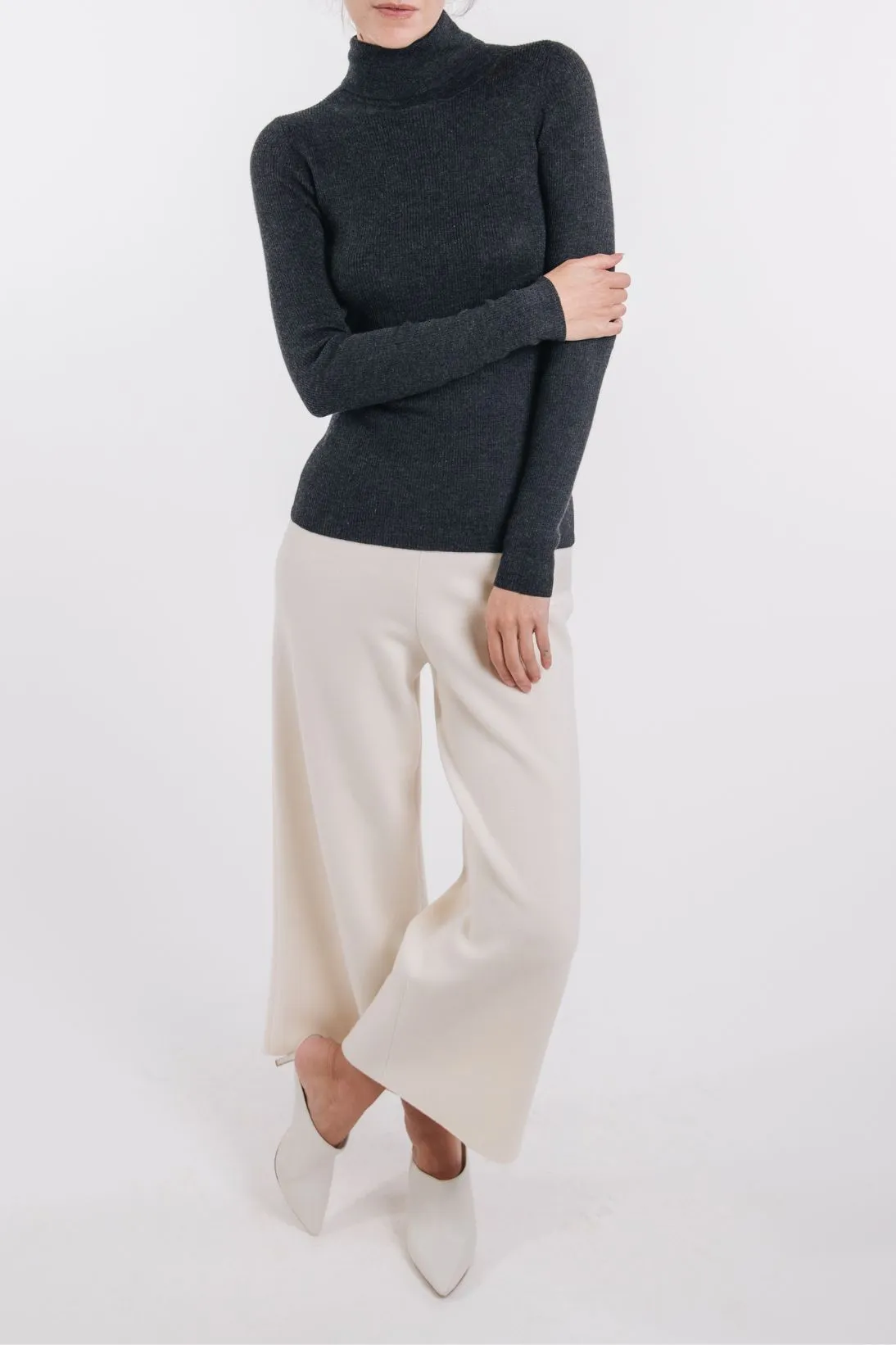 CASHMERE RIBBED TURTLENECK