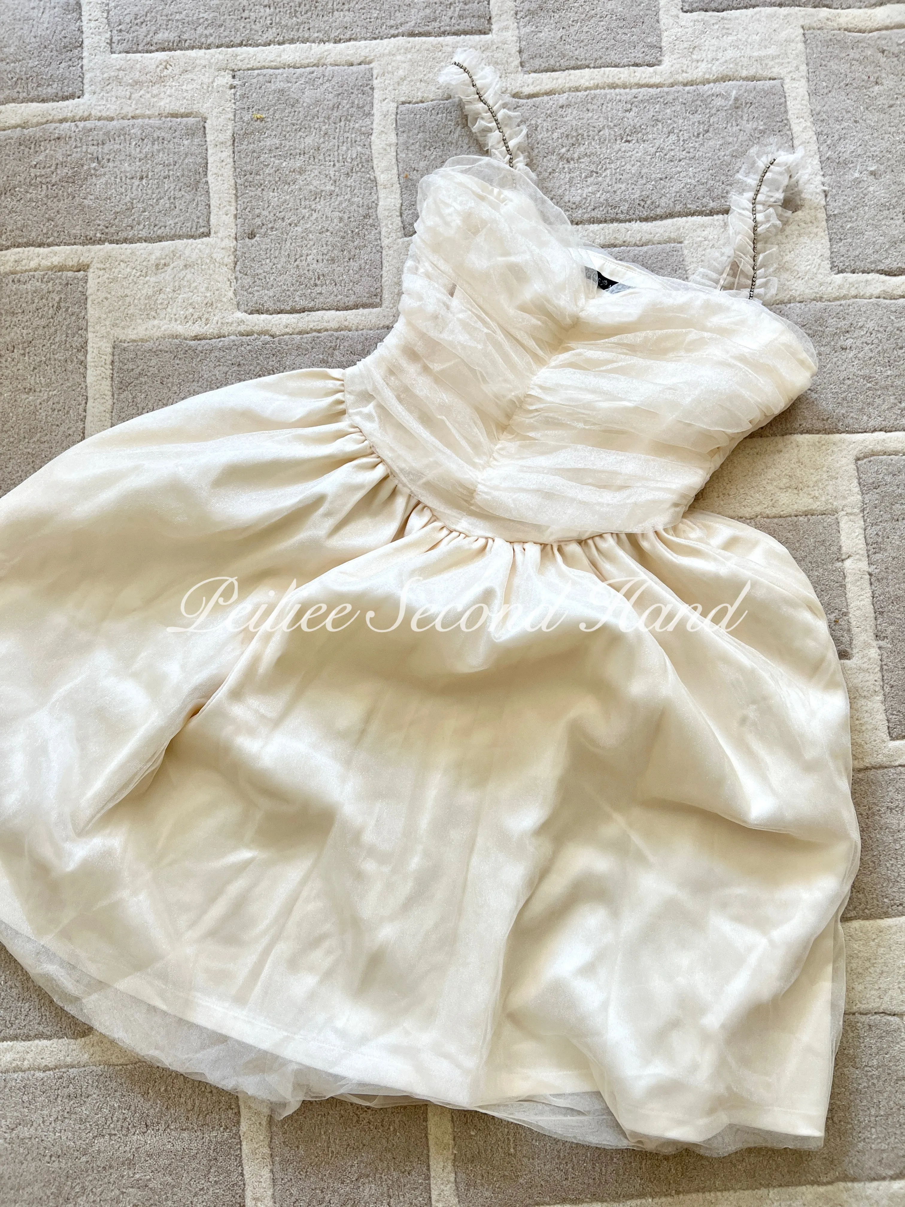 [Sweden Second Hand] Swan Kiss Holiday Dress