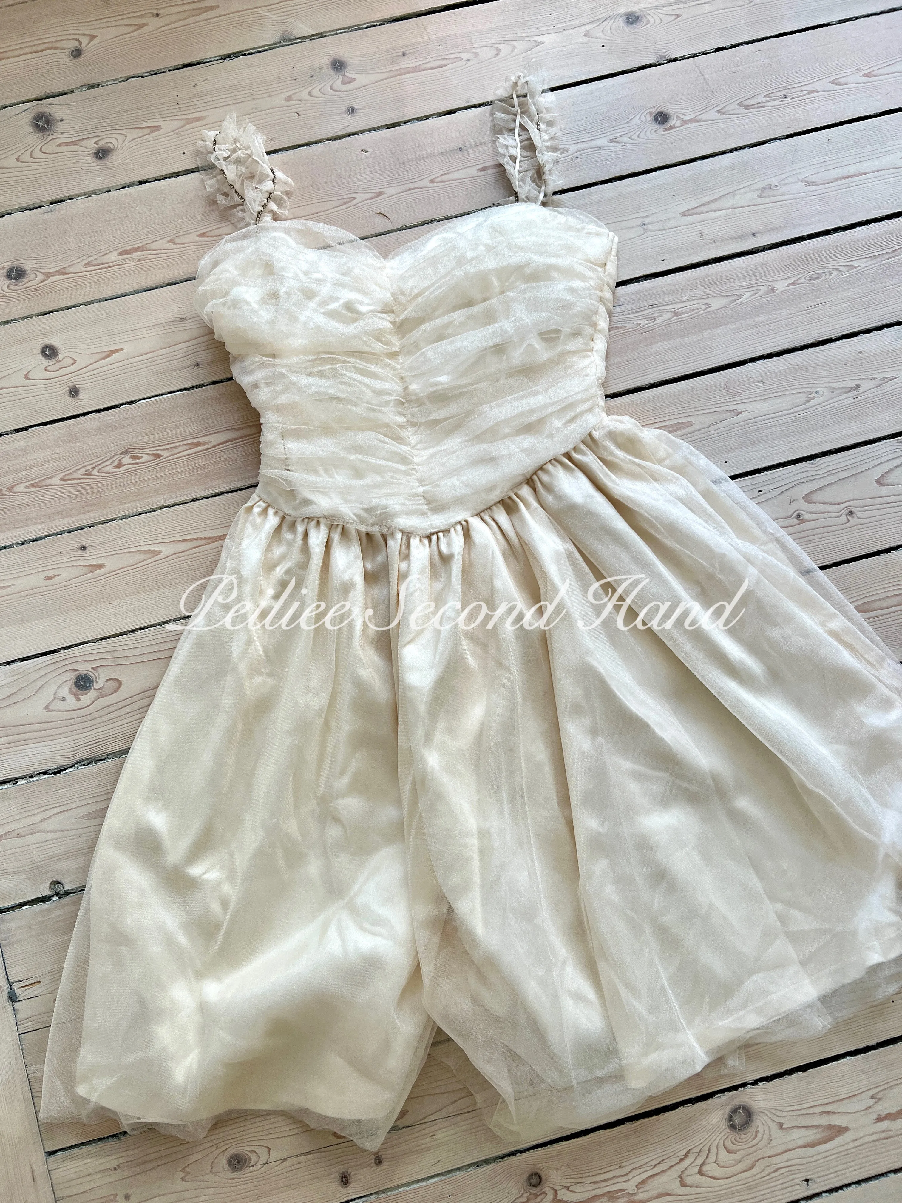 [Sweden Second Hand] Swan Kiss Holiday Dress