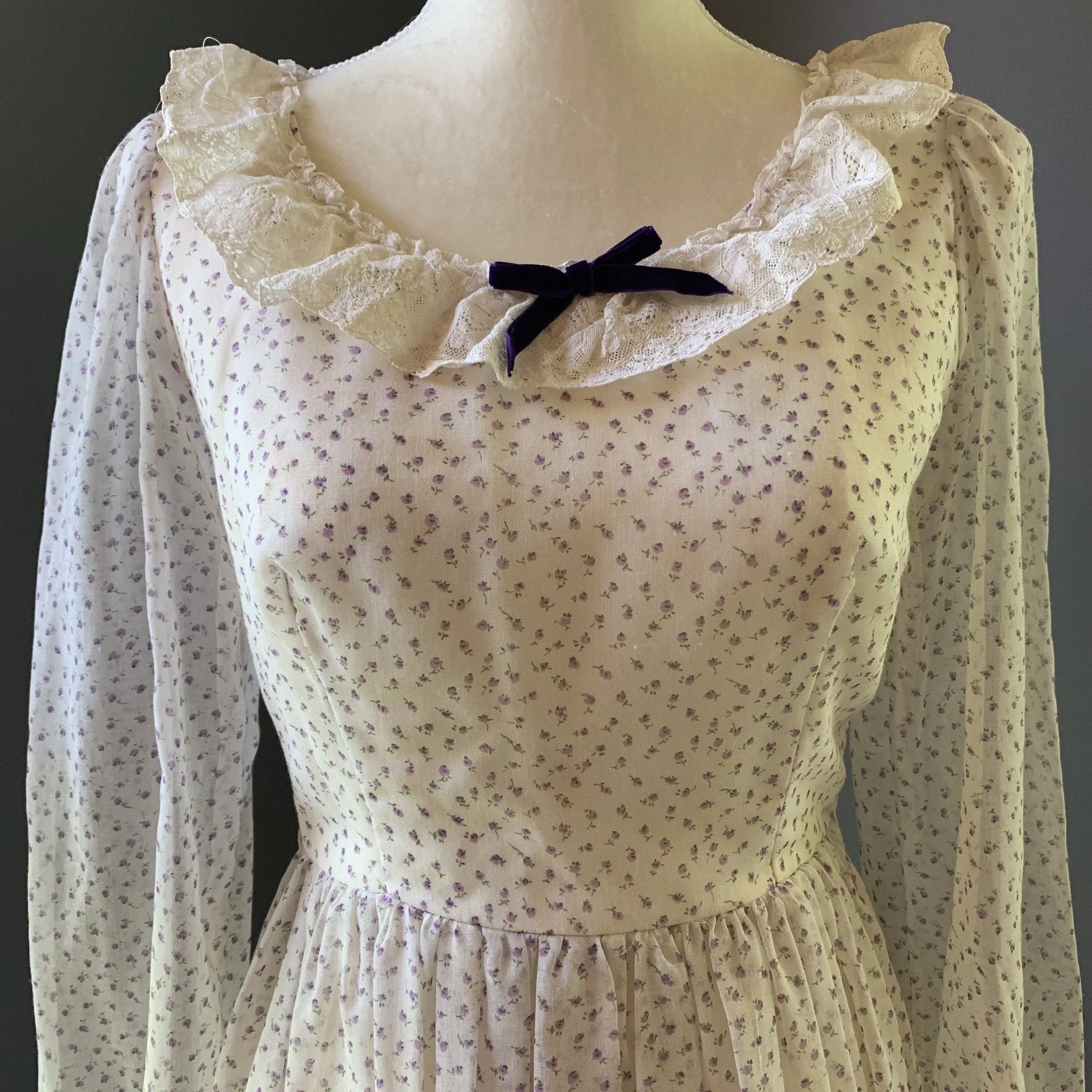 Vintage 1960s Chiffon Babydoll  Dress with Lilac Floral Design by Pronuptia of Paris.