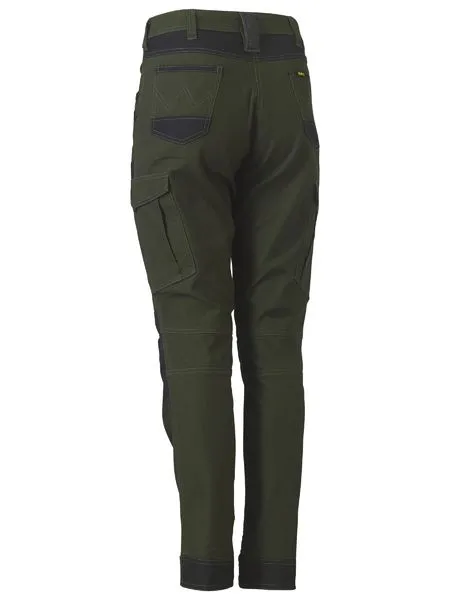 WOMEN'S FLX & MOVE™ CARGO PANTS BPL6044